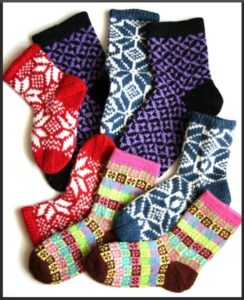 Patrons de chaussettes de différentes couleurs