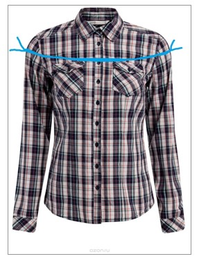 Modello camicia con spalle scoperte 1