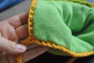 how to sew fleece to a knitted hat