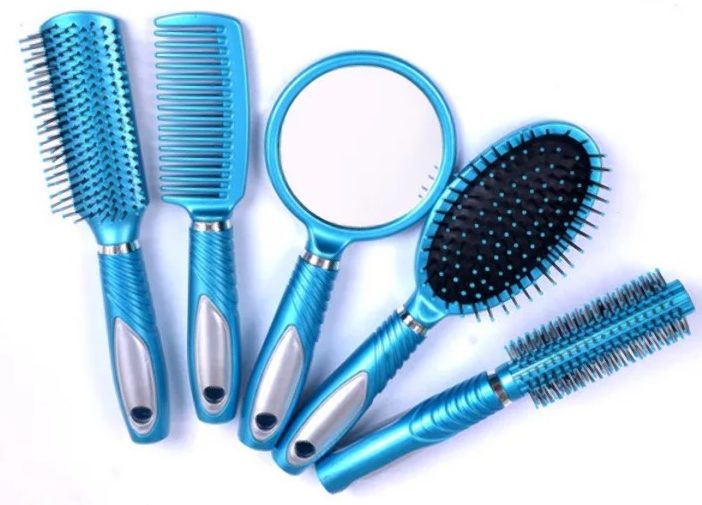 pettini diversi per capelli lunghi