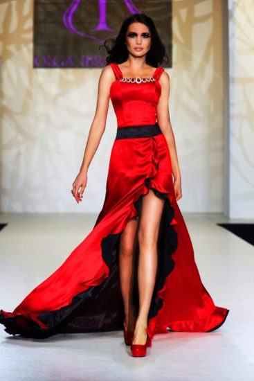 robe en soie rouge