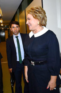 Valentina Matvienko empolgou a internet com vestido da Chanel 