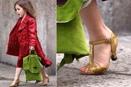 Zapatos infantiles con tacones.