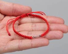 DIY red thread bracelet