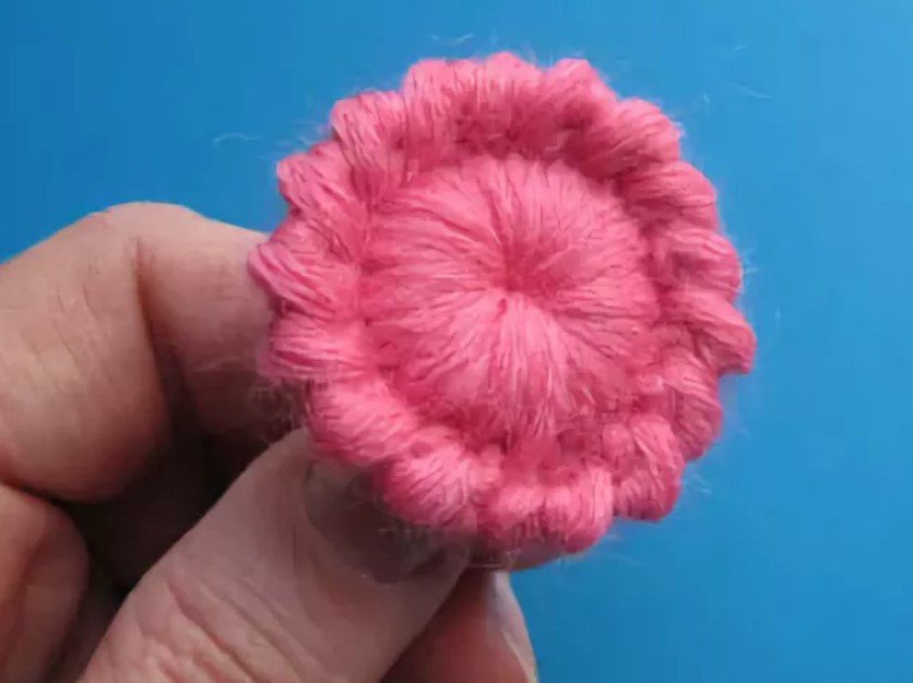 Como fazer crochê um botão rosa