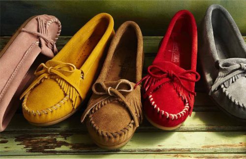 Fashionable women's suede moccasins