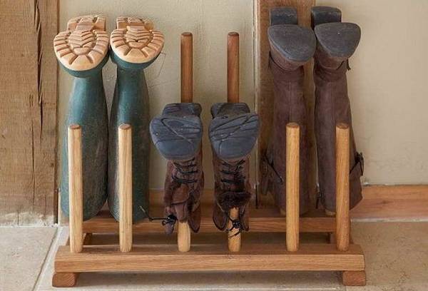 Boot shelf