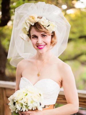 wedding hairstyle for short hair with veil