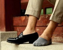 how to match loafers and socks