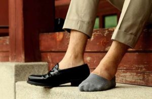 cara memadankan loafers dan stokin