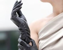 girl in gloves