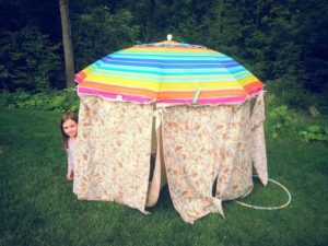 Kinderdecke aus einem alten Regenschirm