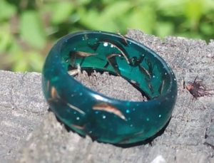 Bague DIY en résine époxy