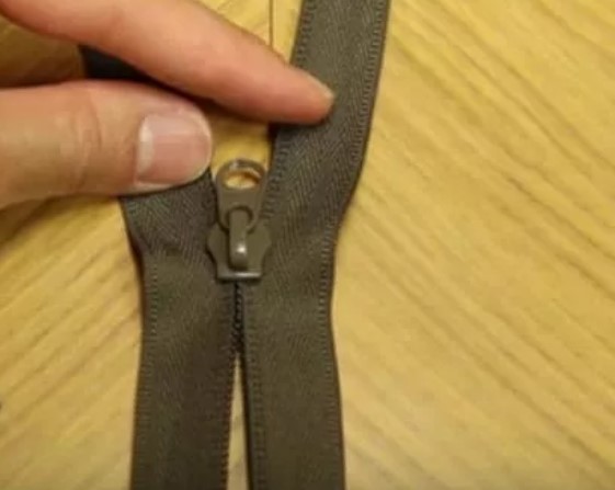 bumukas ang zipper