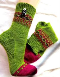 rote und grüne Socken