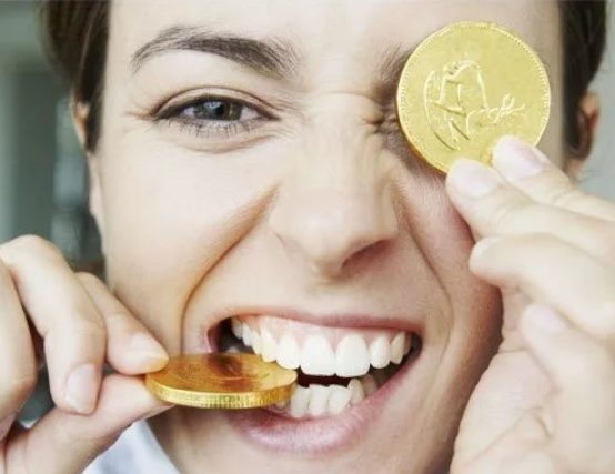 testare l'oro per la morbidezza sul dente