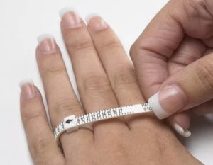 ringstorlek hur man mäter finger