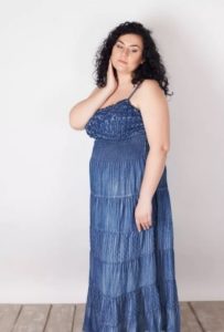 mga sundresses para sa plus size