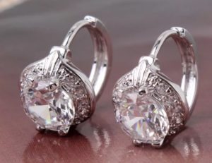 pendientes con diamantes grandes