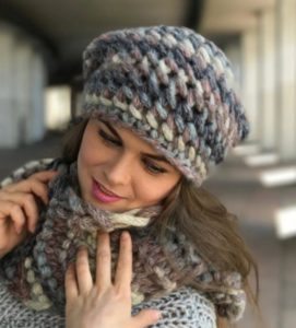 crocheted melange hat made of thick yarn