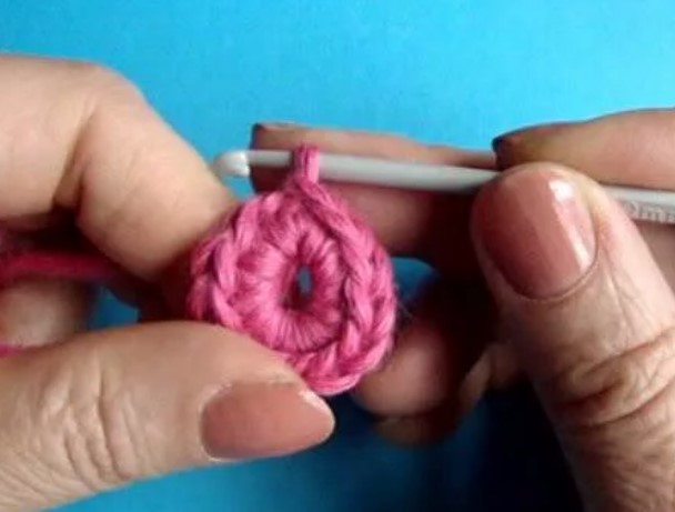 crocheter un bouton