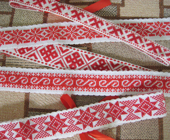 belt with embroidery