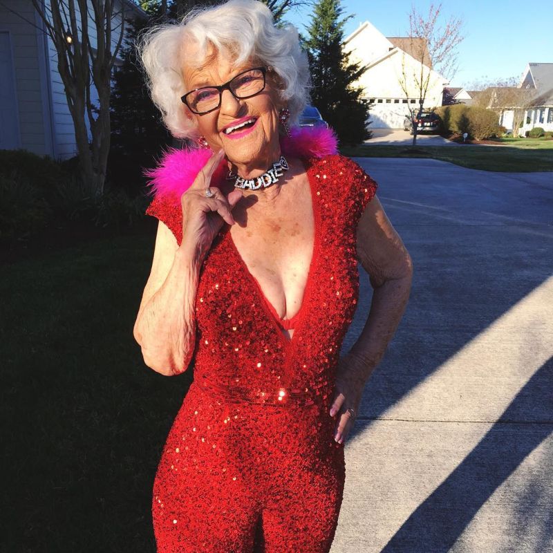 nonna in paillettes