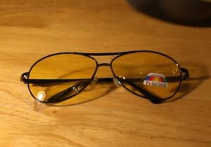 How to remove a sticker from glasses