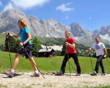 famiglia e nordic-walking