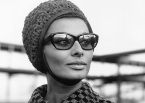 Sophia Loren med glasögon