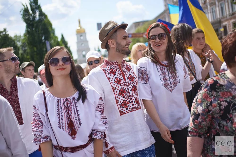 en chemise brodée