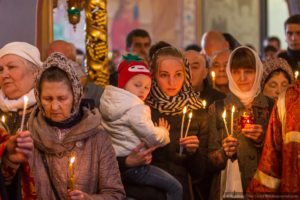 Hvilken slags tørklæde skal du ikke have i kirke i påsken?