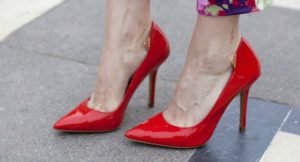 Scarpe con punte molto strette