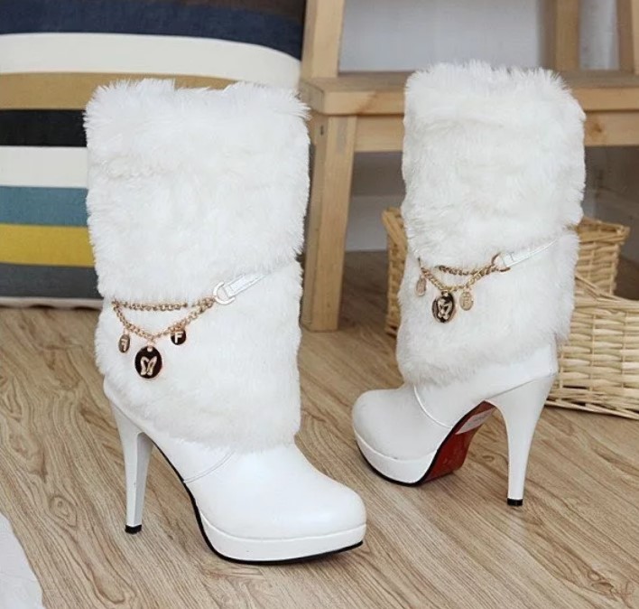 botas blancas con pelo