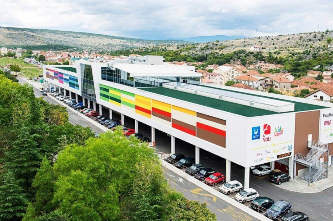 Centrul comercial din Muntenegru