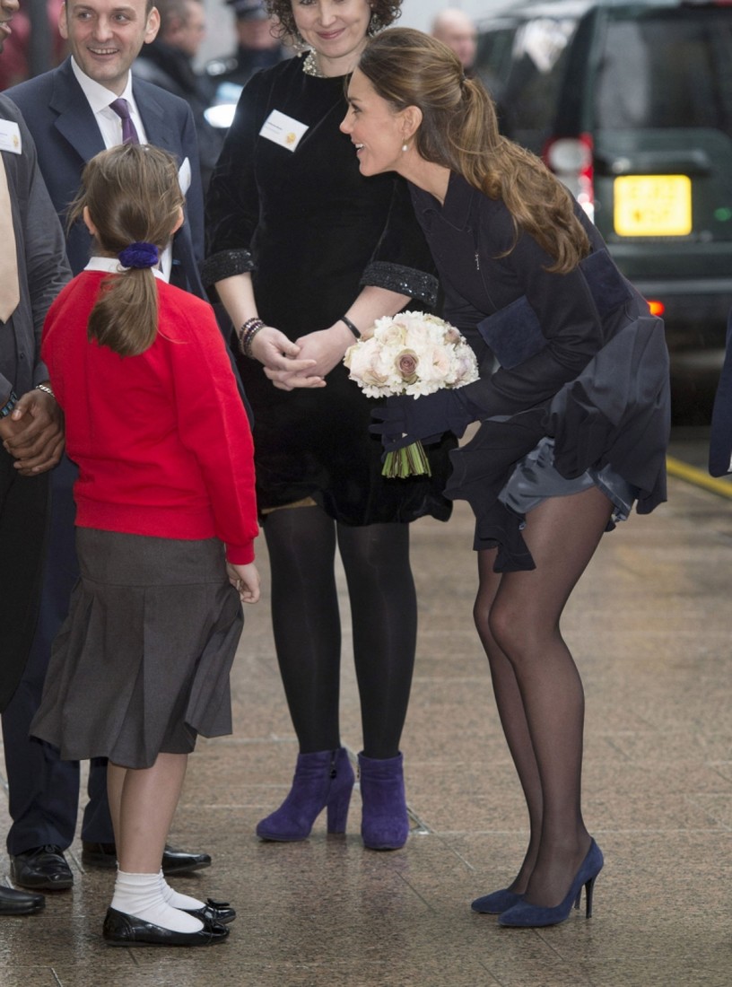 wind and skirt kate middleton