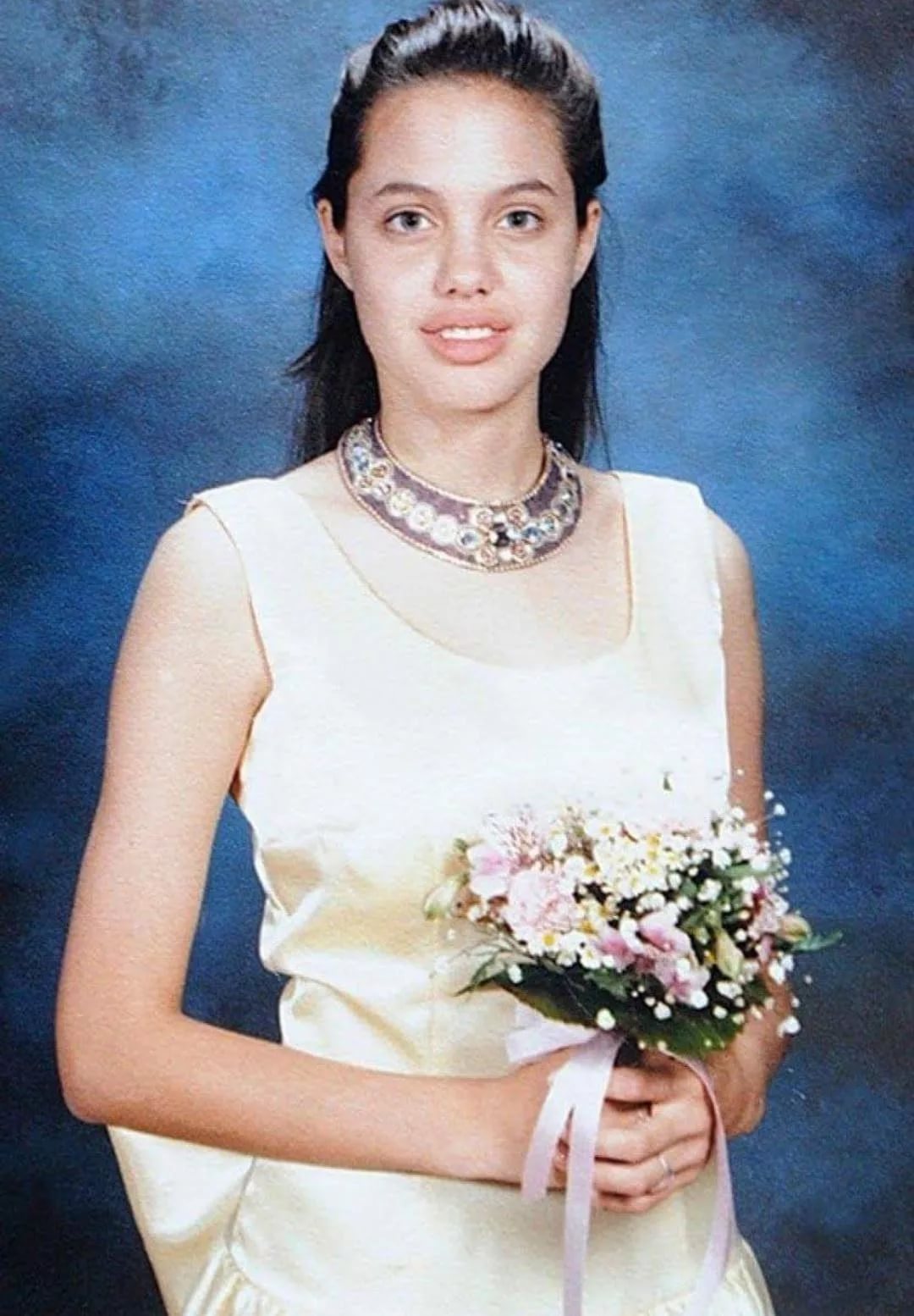 Angelina Jolie en la graduación