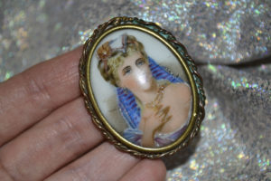 vintage cameo