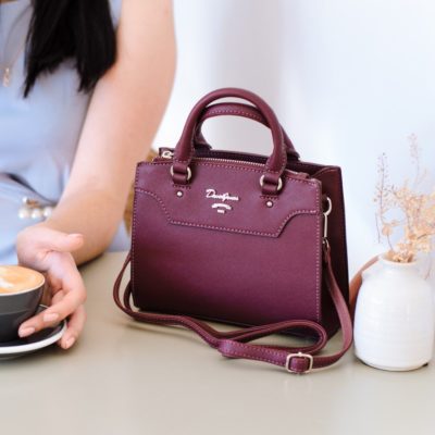 How to choose a roomy but compact bag