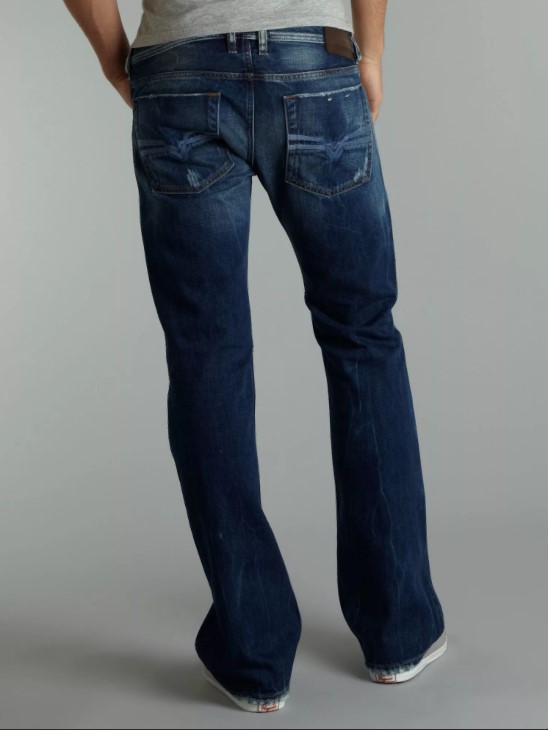 Jeans con corte de bota