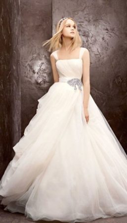 Why can't everyone wear a Vera Wang wedding dress?