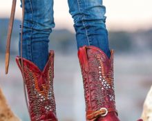 Cowboy boots: kung ano ang isusuot sa mga naka-istilong sapatos sa taglagas 2019