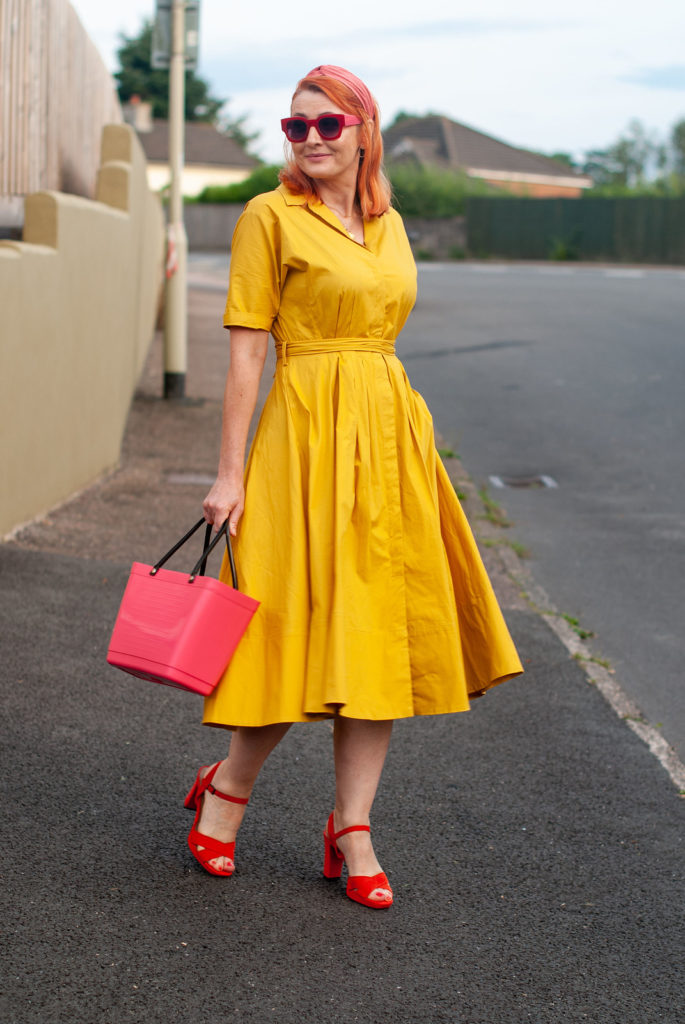 vestito giallo-rosso