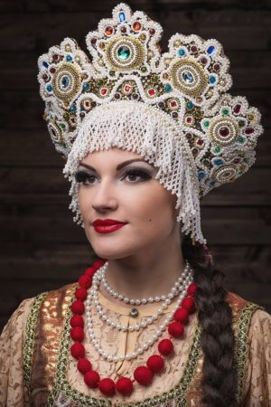 How to decorate a kokoshnik