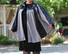 Cómo usar un poncho para una mujer talla grande