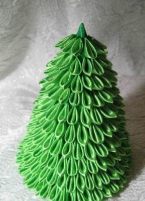 Árbol de Navidad hecho con cintas de raso.