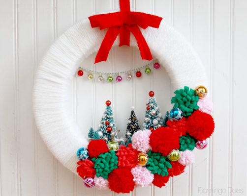 DIY New Year's crafts made from wool threads