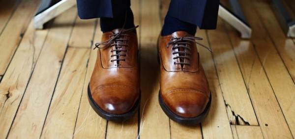 how to lace men's shoes