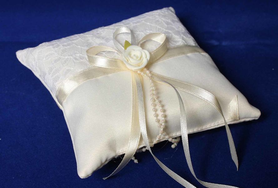 Paano gumawa ng wedding ring pillow 4