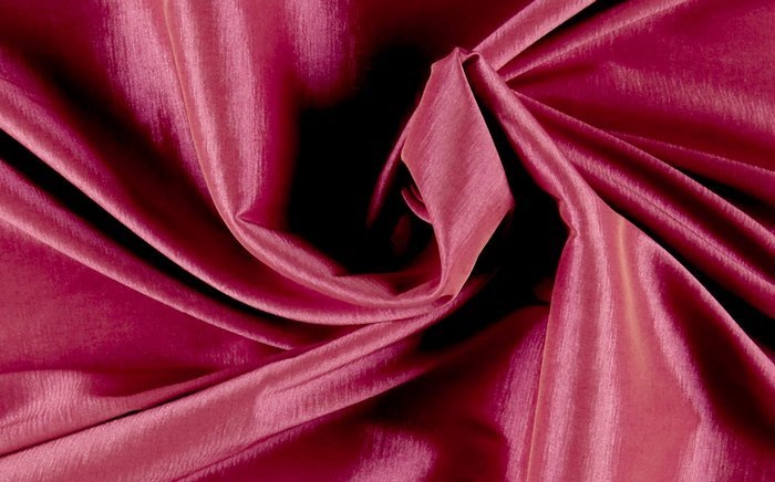 vải taffeta màu đỏ tía